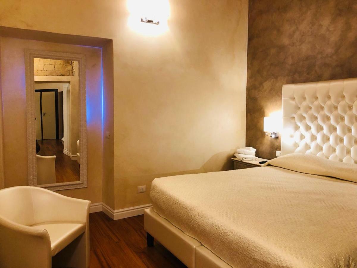 Luxury Frattina 34 Anelli * Rom